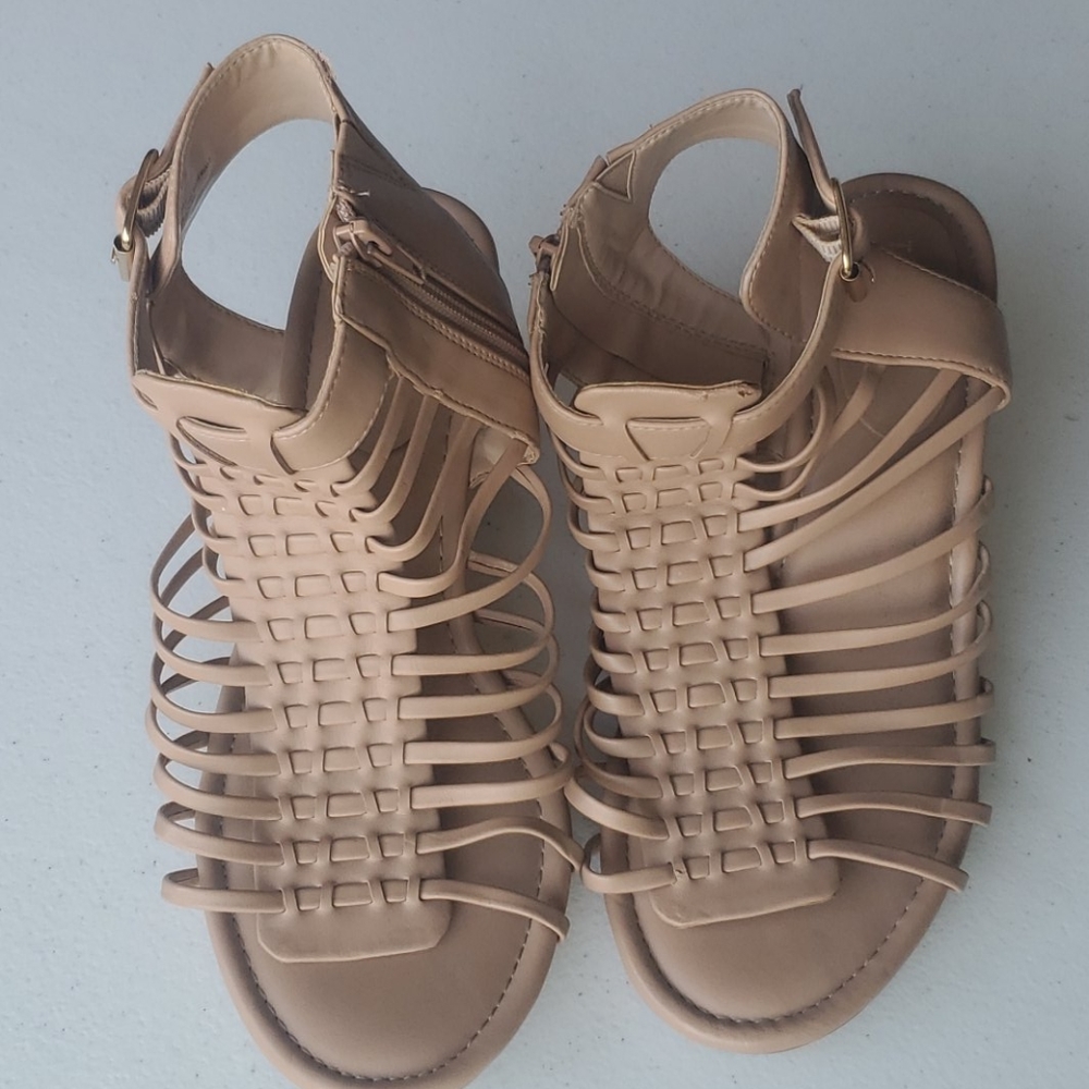 Size 9W mini wedges